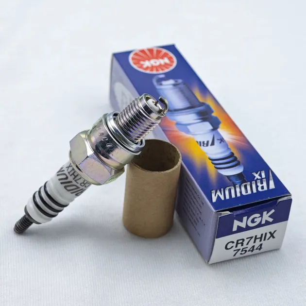 Свеча зажигания NGK 7544 (CR7HIX)