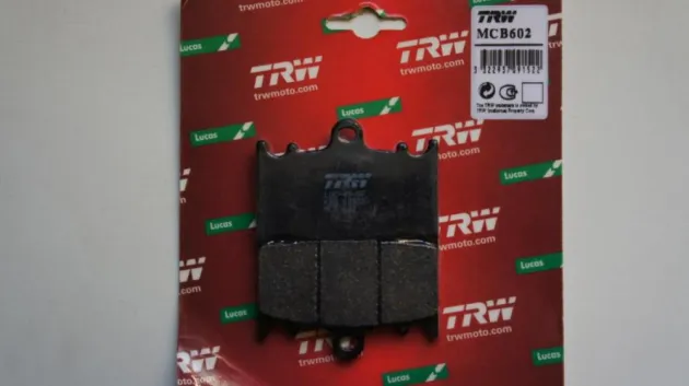 Колодки дисковые перд. Suzuki ZX/ZZR/GSXR 400-750 88-03 (GM03032S) TRW MCB602